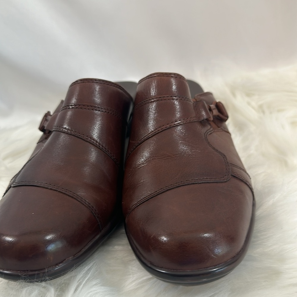 Clarks - Picture 4 of 11